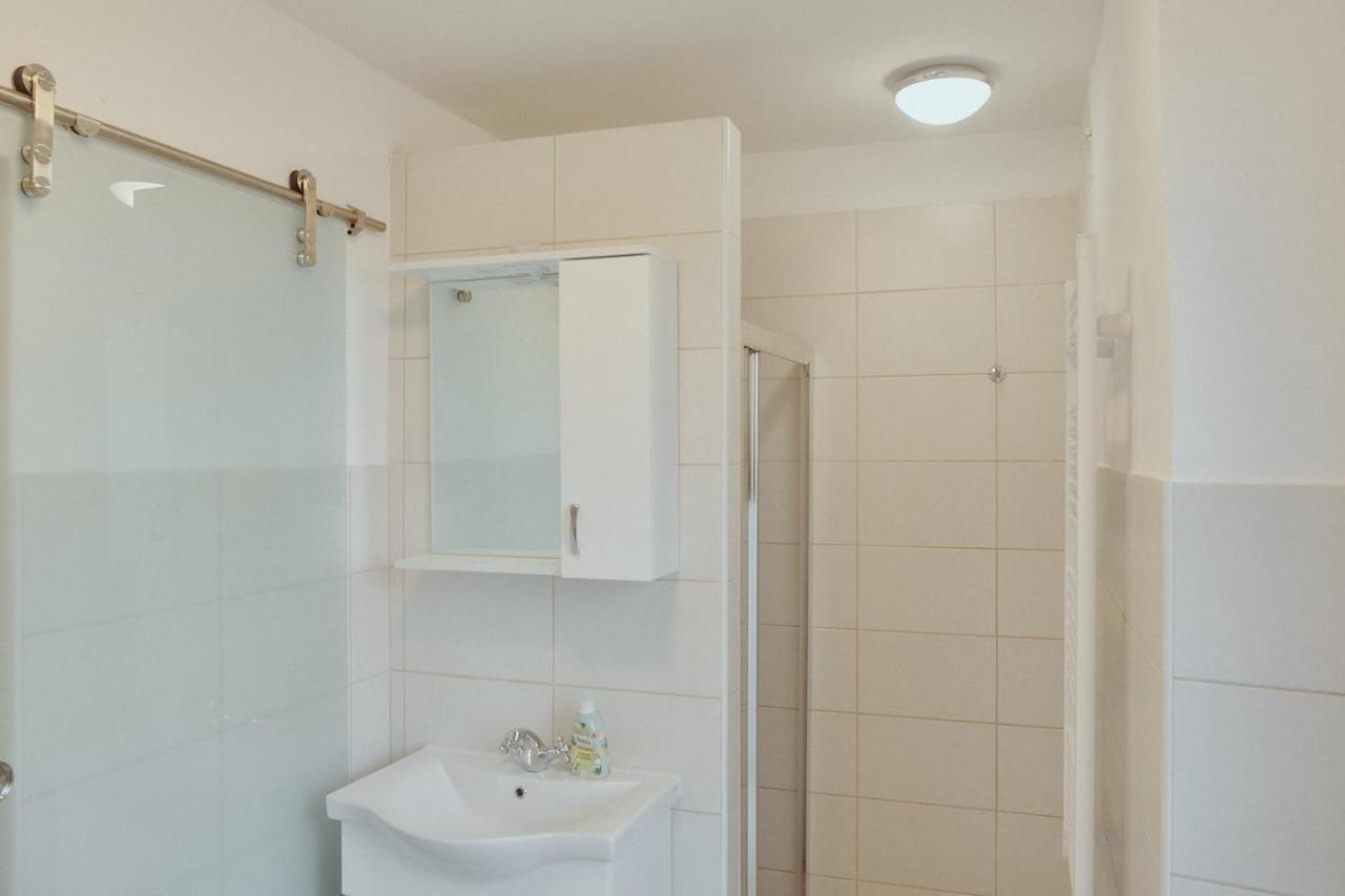 Apartments Pr' Stormanu Kanal Dış mekan fotoğraf
